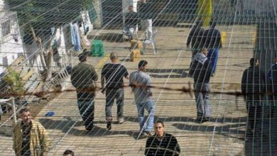 Photo of إصابة 3 أسرى بالرصاص إثر اقتحام قوات القمع قسم 7 بسجن “مجدو”