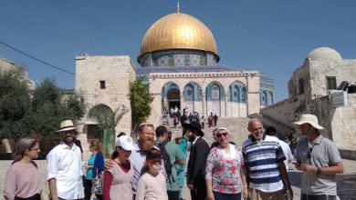 Photo of مستوطنون يقتحمون باحات المسجد الأقصى