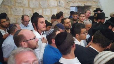 Photo of مستوطنون يقتحمون “قبر يوسف” شرق نابلس