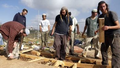 Photo of 100 مستوطن يقتحمون جبل العالم في نعلين لإنشاء مستوطنة جديدة