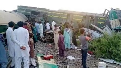 Photo of مقتل 30 شخصاً على الأقل في حادث اصطدام قطارين جنوبي باكستان