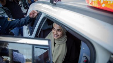 Photo of مستوطن يعتدي على الناشطة المقدسية منى الكرد