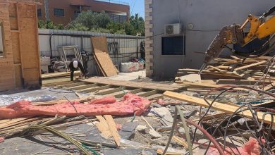 Photo of قلنسوة: السلطات الإسرائيلية تجبر مواطنا على هدم جزء من منزله