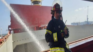 Photo of اشتعال النار على متن سفينة في ميناء حيفا
