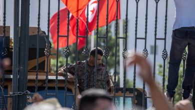 Photo of مجلس النواب التونسي يدعو الجيش للانحياز للشعب: قرارات سعيّد باطلة