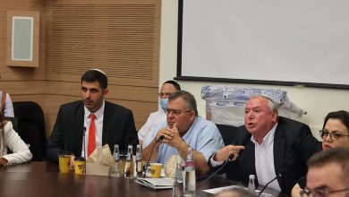 Photo of بعد قانون المواطنة: المعارضة الإسرائيلية تعتزم تصدير المزيد من المآزق للائتلاف الحاكم