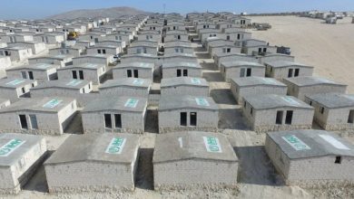 Photo of وسط الحرب التي لا تنتهي.. مخيمات اللاجئين السوريين في إدلب تتحوّل إلى مدن خرسانية دائمة