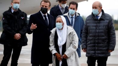 Photo of أسيرة الصحراء التي أسلمت.. لماذا اختارت فرنسا أن تكره صوفي بترونين؟