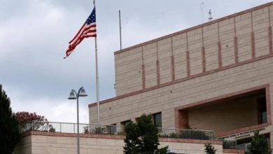 Photo of سقوط ثلاثة صواريخ قرب السفارة الأمريكية في بغداد