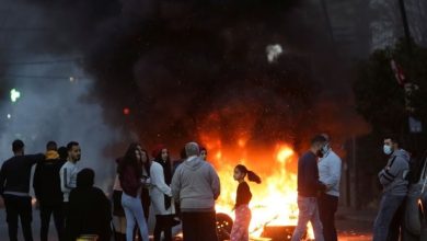 Photo of احتجاجات وقطع للطرق عقب اعتذار الحريري عن تشكيل الحكومة