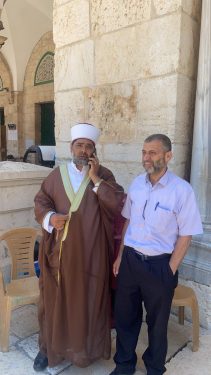 د. اغبارية مع الشيخ عمر الكسواني مدير الأقصى 