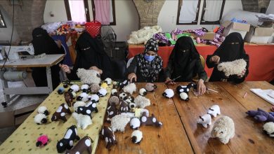 Photo of غزة.. دُمى العيد صناعة نسائية فلسطينية