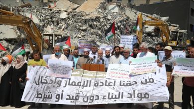 Photo of “علماء فلسطين” تندد بالمماطلة في رفع الحصار وإعمار غزة