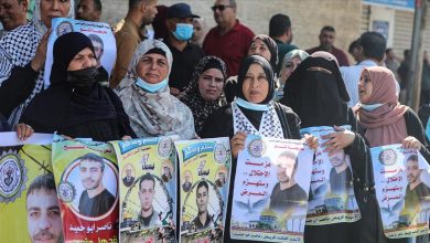 Photo of غزة.. وقفة دعما للمعتقلين المضربين عن الطعام في السجون الإسرائيلية
