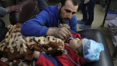 Photo of السوريون يحيون ذكرى مجرزة الغوطة.. والنظام يفلت من العقاب