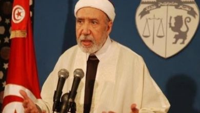 Photo of مفتي تونس ينفي إيقافه.. والنهضة تستنكر التشهير بـ”سعيّد”