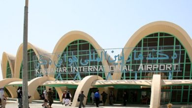 Photo of طالبان تشن هجوما صاروخيا على مطار قندهار وتوقف الرحلات الجوية