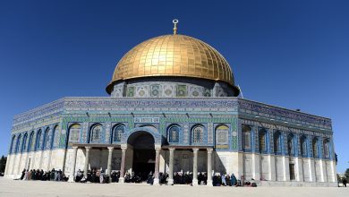 Photo of إبعاد شاب من كفر كنا عن الأقصى لمدة شهر واقتحام منزل عائلته