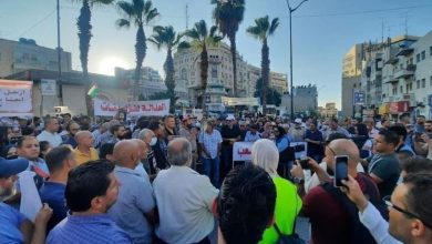 Photo of مظاهرة برام الله تطالب بمحاسبة قتلة نزار بنات