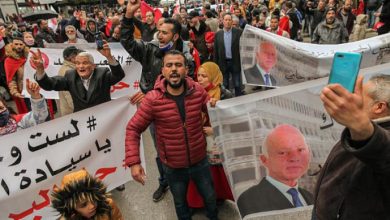 Photo of تونس بعد 25 يوليو: شعبية سعيّد تصطدم بتحقيق وعوده
