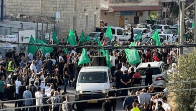 Photo of بعد إبعاده عنه قسرًا: الشيخ كمال خطيب يعود إلى بيته في كفركنا باستقبال حاشد