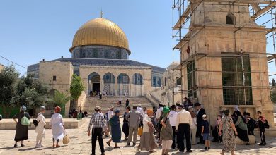 Photo of 165 مستوطنًا يقتحمون الأقصى بحراسة مشددة