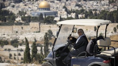 Photo of الحاجة نفيسة خويص: هذه حكايتي مع “توكتوك” الوصول للأقصى