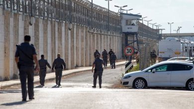 Photo of بماذا حفر الأسرى الستة نفق حريتهم من جلبوع؟