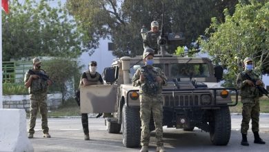 Photo of كاتب تونسي يحذر من تداعيات إقحام سعيّد للجيش بالسياسة