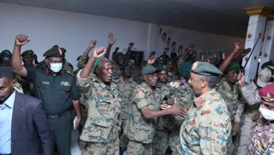 Photo of حميدتي يتهم السياسيين بأنهم السبب وراء تعدد محاولات الانقلاب.. البرهان: لا يمكن لأي جهة أن تقود السودان وحدها