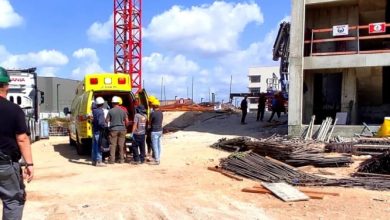 Photo of إصابة خطيرة لعامل في ورشة بناء بالقرب من كفر قاسم