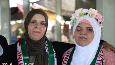 Photo of الخليل: الإفراج عن الأسيرة “آيات محفوظ” بعد 5 سنوات من الاعتقال