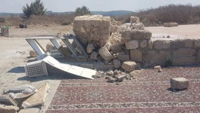 Photo of السلطات الإسرائيلية تداهم مسجد صرفند وتخرب لوازم الصلاة