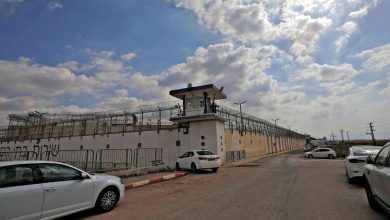 Photo of وحدات القمع الإسرائيلي تنفذ هجمة شرسة على قسم 3 بـ”جلبوع”