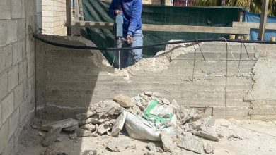 Photo of إجبار مقدسي على هدم جزء من منزله بيده