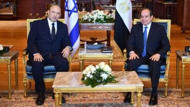 Photo of رئيس الحكومة الإسرائيلية يلتقي السيسي في شرم الشيخ