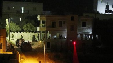 Photo of ملاحقات وعمليات تفتيش واسعة للاحتلال جنوب جنين