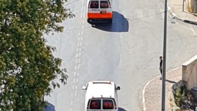 Photo of مستوطن يدهس طفلًا في واد الحصين بالخليل