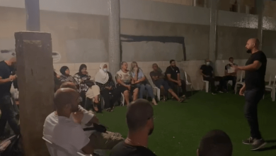 Photo of رغم الملاحقات الإسرائيلية: اللجنة الشبابية في عكا تواصل نشاطاتها الداعمة لمعتقلي الهبة الشعبية