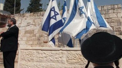 Photo of مئات المستوطنين يقتحمون قبر “الشيخ السعدي” في “الشيخ جراح”