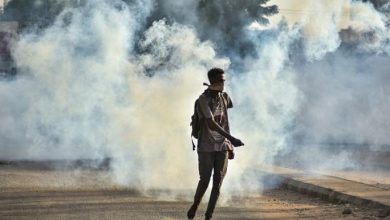Photo of الاحتجاجات تتواصل في السودان رغم محاولات سلطات الانقلاب فتح الطرق
