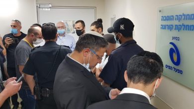 Photo of المأفون بن غفير يحاول اقتحام غرفة الأسير القواسمي في المستشفى… ويحرض على العرب خلال زيارة لبئر السبع