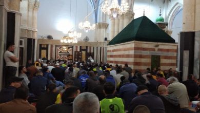 Photo of آلاف المواطنين يؤدون فجر الجمعة في المسجد الإبراهيمي