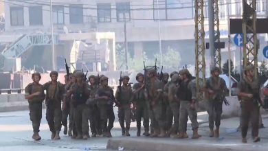Photo of بعد اشتباكات في بيروت خلفت قتلى وجرحى.. اتهامات متبادلة بين حزب الله وحزب القوات اللبنانية وعون يتوعد بالمحاسبة