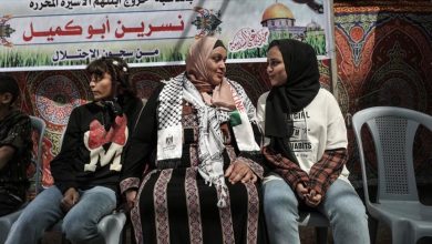 Photo of كيف قضت الأسيرة السابقة “أبو كميل” ليلتها الأولى مع أبنائها؟