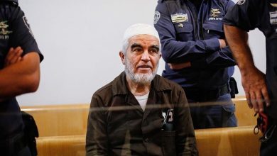 Photo of طاقم الدفاع: نقل الشيخ رائد صلاح من سجن “ريمون” إلى سجن “شيكما” في عسقلان