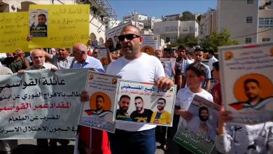 Photo of الضفة.. مئات الفلسطينيين يتضامنون مع الأسرى المضربين عن الطعام