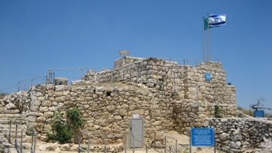 Photo of “القسطل”.. قرية فلسطينية استراتيجية ترمز للبطولة والشهادة