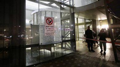 Photo of رئيس بلدية بئر السبع عن الشجار في مستشفى “سوروكا”: الدولة تفقد السيطرة