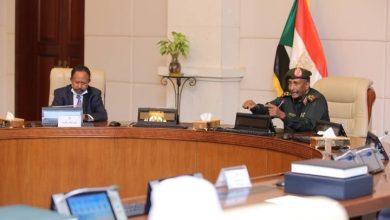 Photo of اتفاق في السودان بين العسكر وحمدوك لإنهاء الأزمة